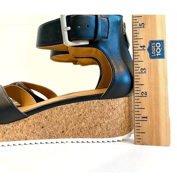 LIKE NEW — Adrienne Vittadini Cortz Wedge Platform Sandals T-strap Ankle Sz 7.5 - Picture 13 of 13